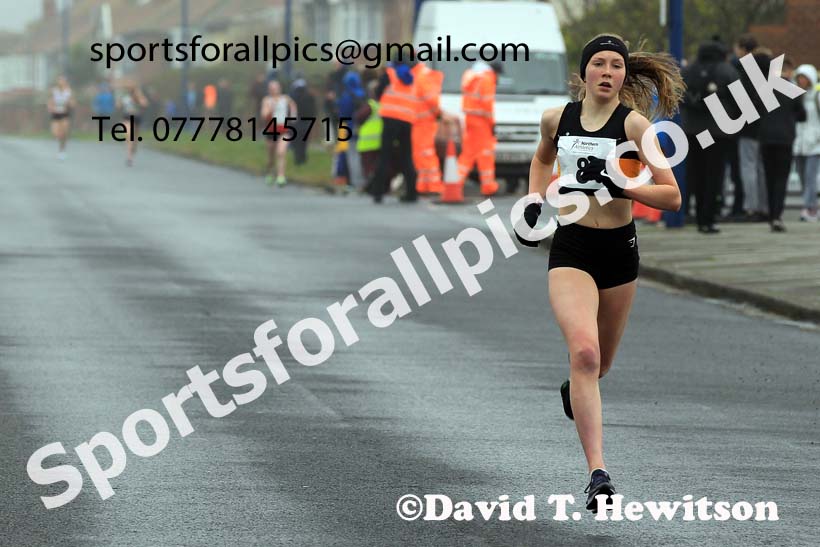 Womens under-17s 5k, 2023 Northern Mens 12 stage and Womens 6 Stage Relays and Young Athletes, Redcar. Photo: David T. Hewitson/Sports for All Pics